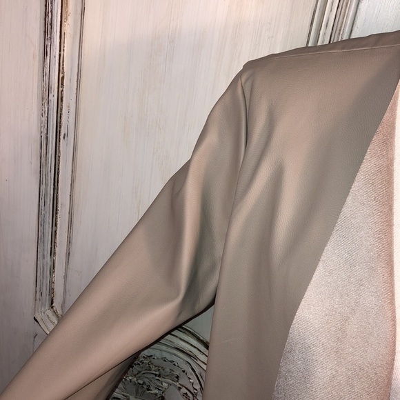 Joan Vass New York Lovely Taupe Faux Leather Waterfall Front Jacket Size Small - Picture 6 of 12